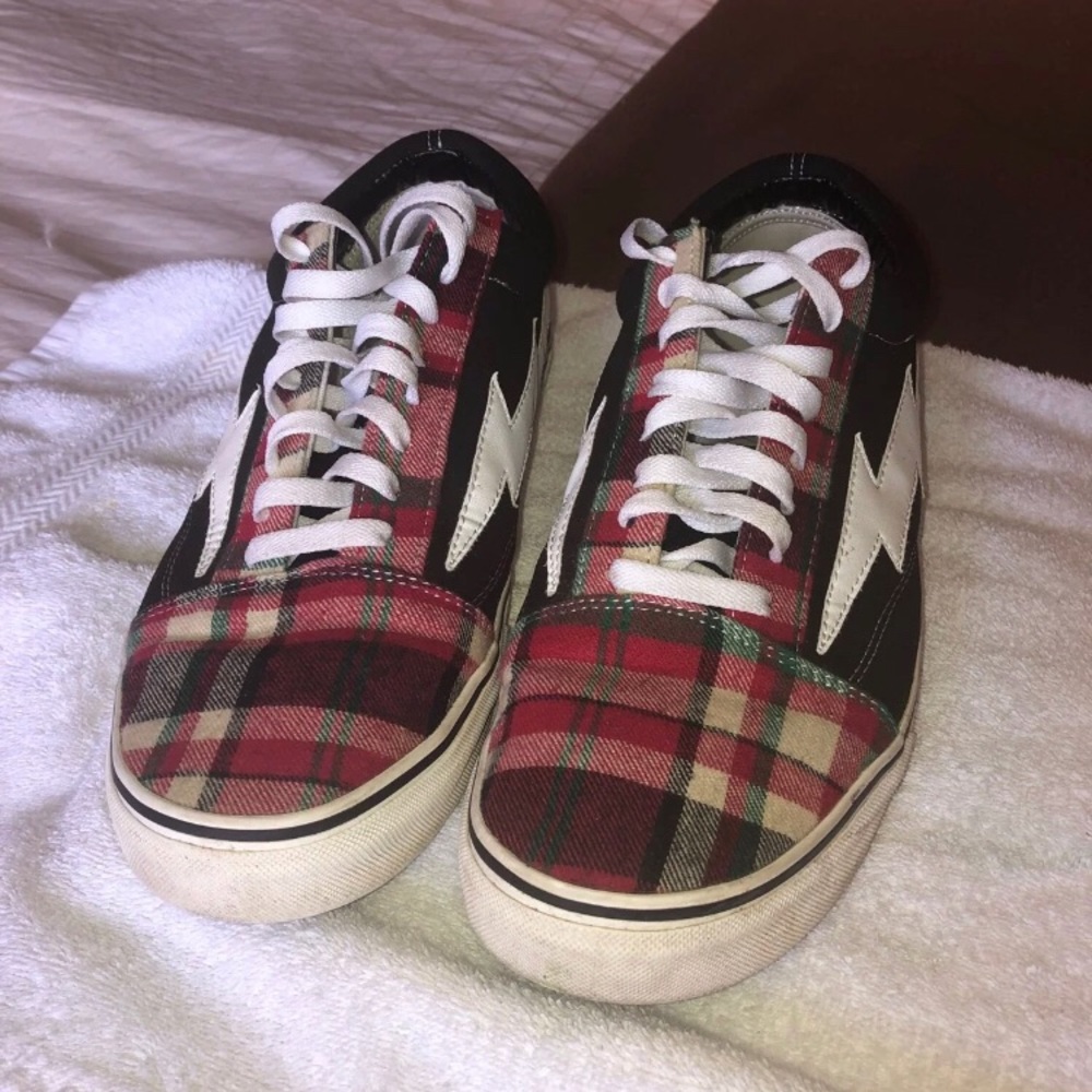 Revenge x storm size 13